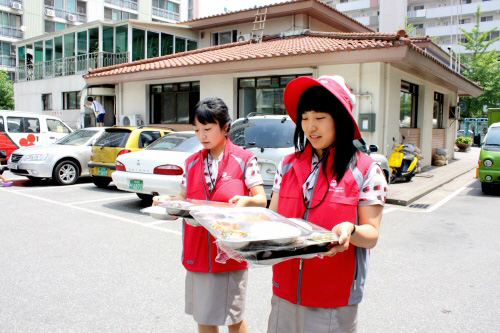 인천지점, 독거어르신들 가정 방문 점심도시락 배달