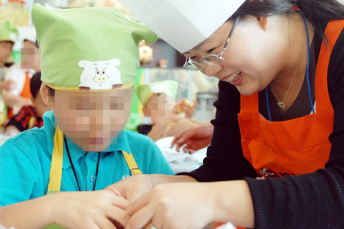 빨간사과봉사단, 다니엘복지원과 함께하는 사랑의 송편 나눔