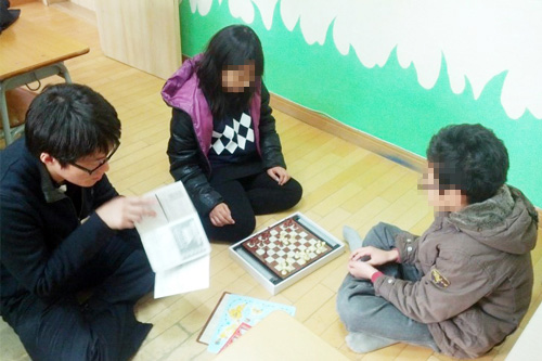 강동지역아동복지센터와 함께 보드게임 및 영화관람